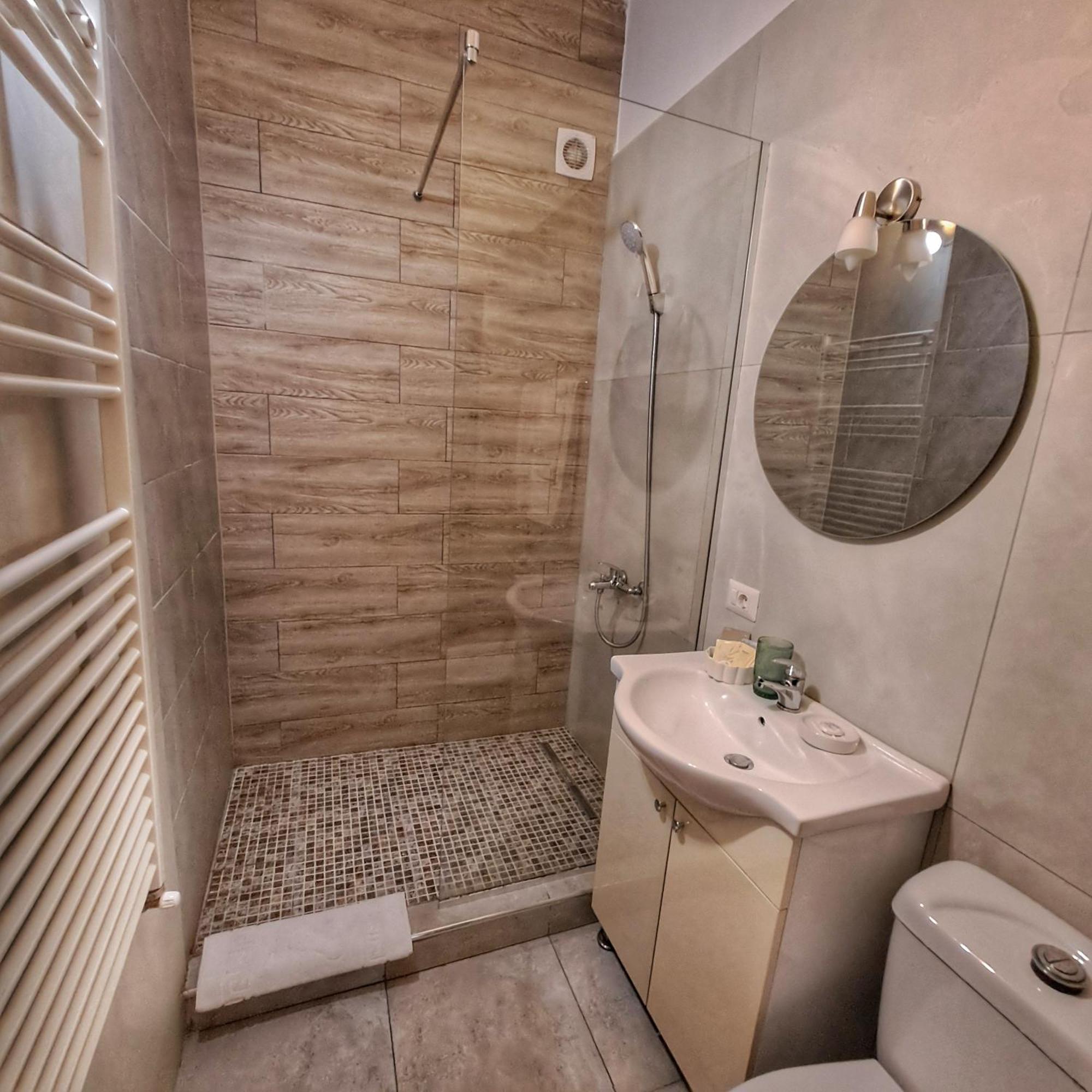 Vily Luxury Rooms Focşani Dış mekan fotoğraf